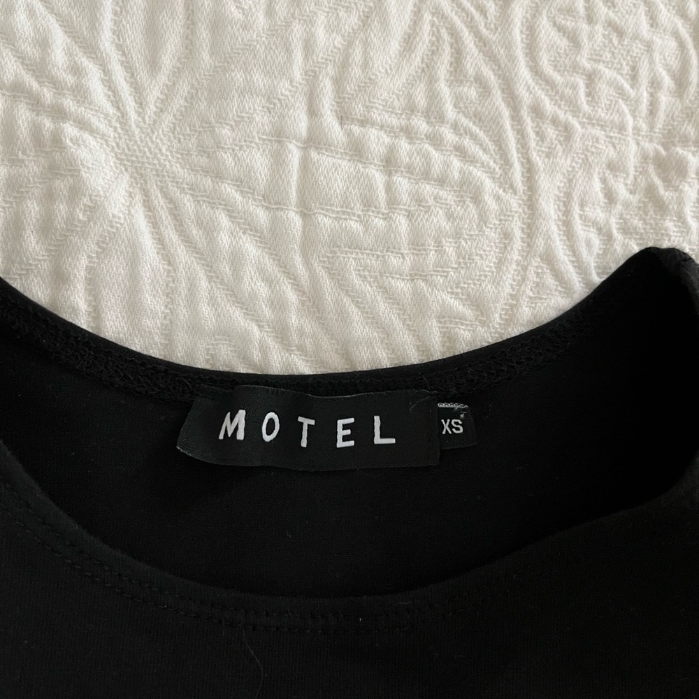 Motel Rocks Leo Crop Top - Picture 4 of 4